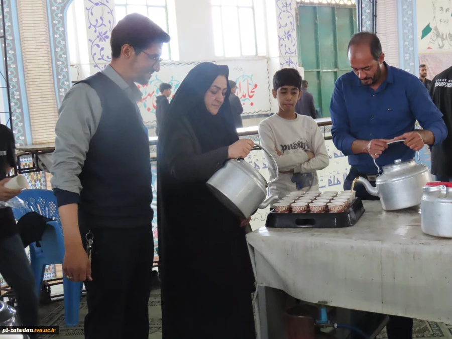حضور دانشگاهیان دانشگاه ملی مهارت واحد استانی سیستان وبلوچستان در میز خدمت نماز جمعه به مناسبت روز دانشجو   4