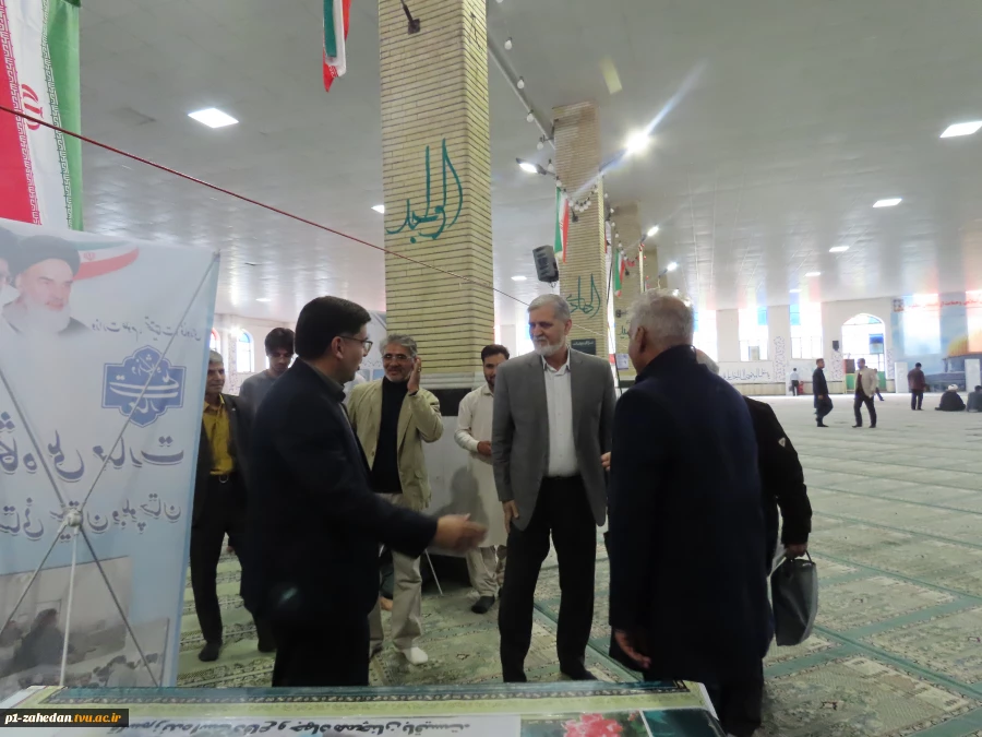 حضور دانشگاهیان دانشگاه ملی مهارت واحد استانی سیستان وبلوچستان در میز خدمت نماز جمعه به مناسبت روز دانشجو   5