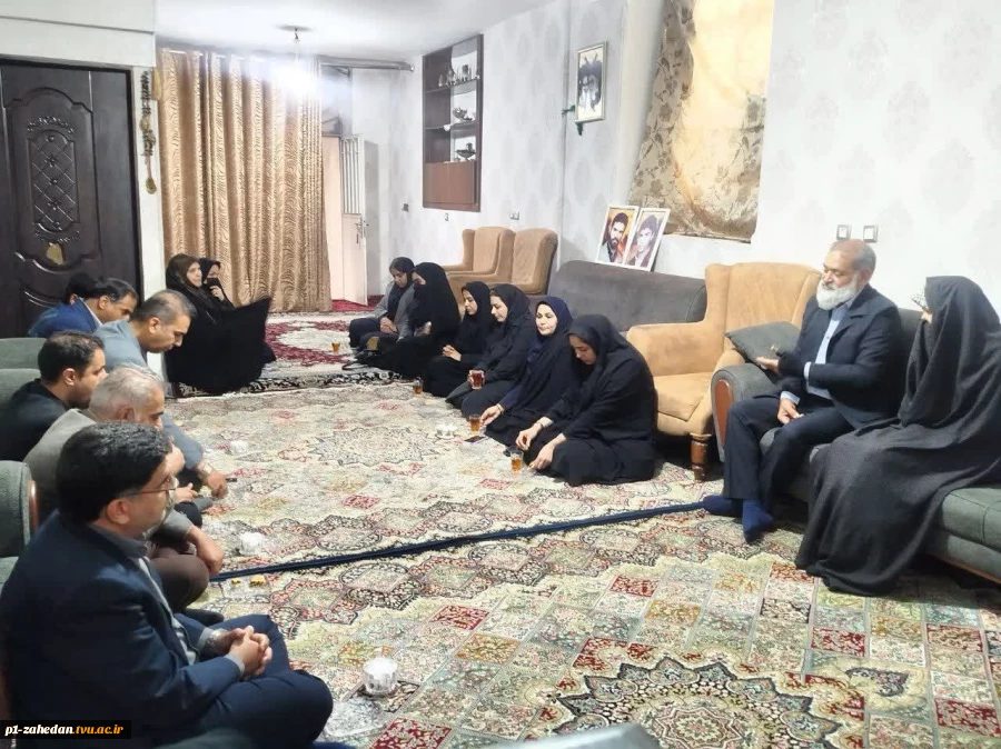 دیدار هیئت‌رئیسه دانشگاه ملی مهارت واحد استانی سیستان‌ و بلوچستان با مادر شهیدان جهانزاده   5