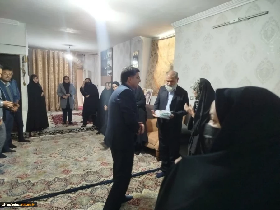 دیدار هیئت‌رئیسه دانشگاه ملی مهارت واحد استانی سیستان‌ و بلوچستان با مادر شهیدان جهانزاده   6