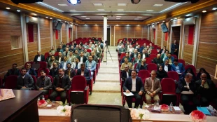 دکتر زمانی در نشست تخصصی معاونین اداری، مالی و مدیریت منابع و عاملین مالی:

آموزش‌های مهارتی، جبران‌کننده ناترازی‌های مدرک تحصیلی و اشتغال در کشور است 2