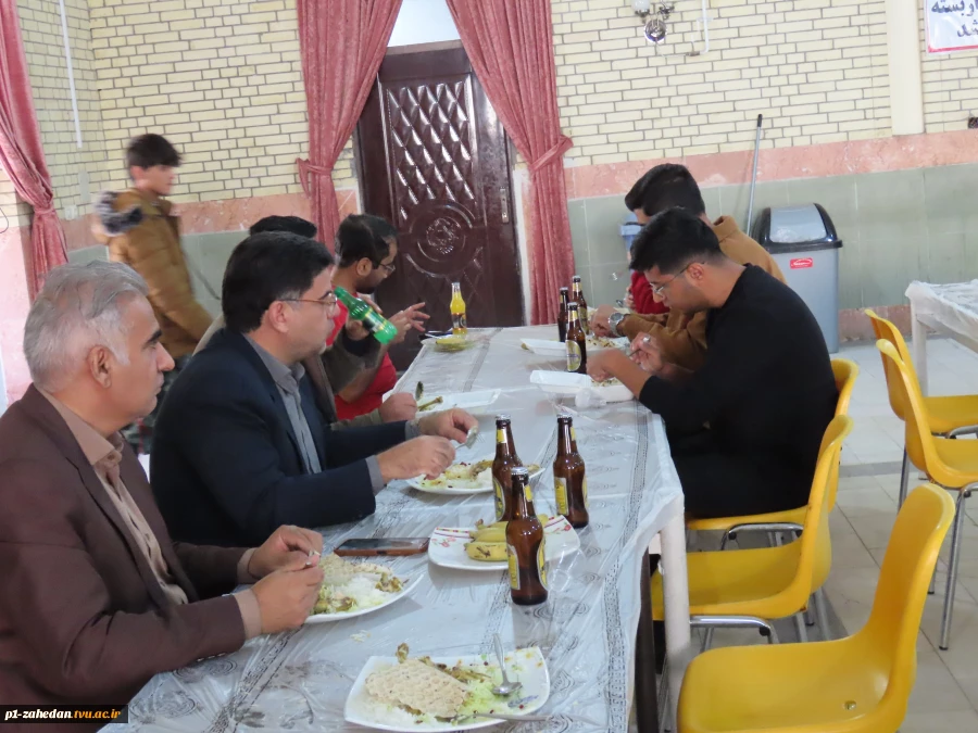 بازدید هیئت‌رئیسه دانشگاه ملی مهارت از سلف سرویس آموزشکده‌های زاهدان به مناسبت روز دانشجو
 3
