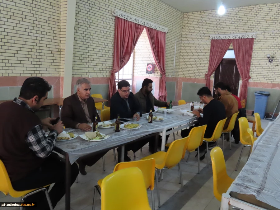بازدید هیئت‌رئیسه دانشگاه ملی مهارت از سلف سرویس آموزشکده‌های زاهدان به مناسبت روز دانشجو
 6