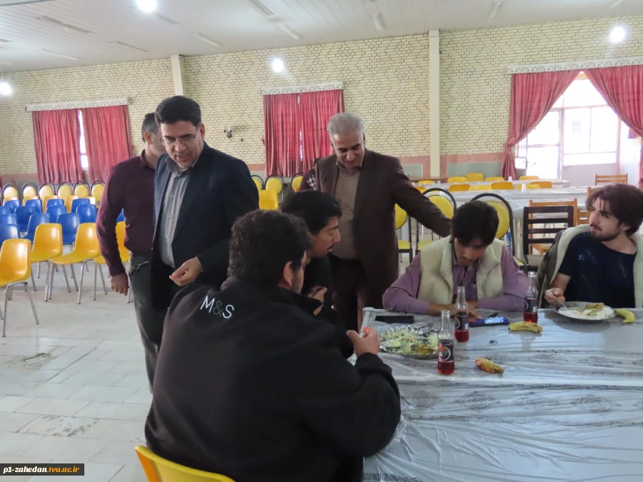 بازدید هیئت‌رئیسه دانشگاه ملی مهارت از سلف سرویس آموزشکده‌های زاهدان به مناسبت روز دانشجو
 7