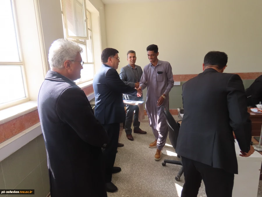تقدیر از دانشجویان برتر مسابقات ورزشی به مناسبت روز دانشجو 23
