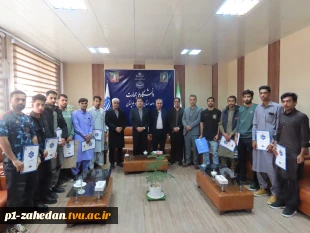 تقدیر از دانشجویان برتر مسابقات ورزشی به مناسبت روز دانشجو 25