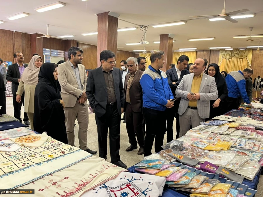 افتتاح نمایشگاه دستاوردهای دانشجویی ، دانشجویان دانشگاه ملی مهارت استان سیستان وبلوچستان 3