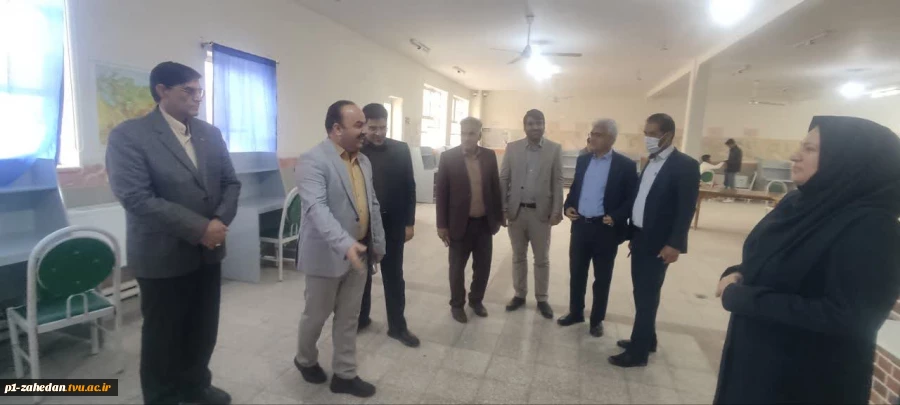 بازدید معاون پژوهش و فناوری دانشگاه ملی مهارت کشور از کتابخانه و سالن مطالعه دانشگاه ملی مهارت سیستان و بلوچستان  
 3