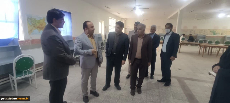 بازدید معاون پژوهش و فناوری دانشگاه ملی مهارت کشور از کتابخانه و سالن مطالعه دانشگاه ملی مهارت سیستان و بلوچستان  
 4