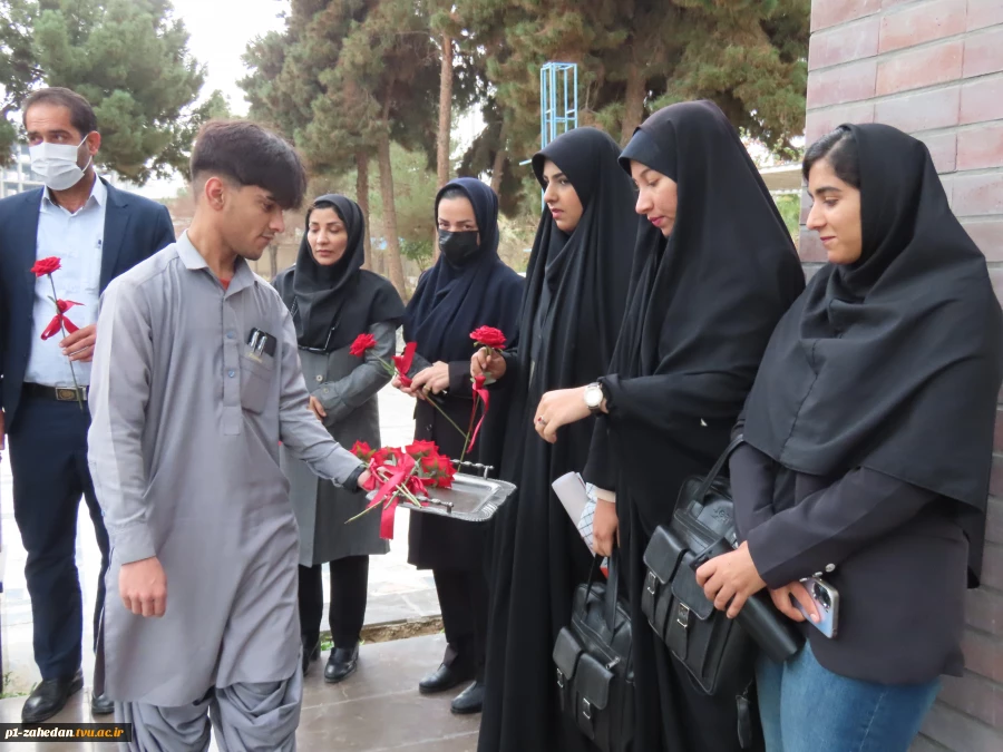 غبارروبی مزار شهید گمنام دانشگاه ملی مهارت استان سیستان و بلوچستان 3
