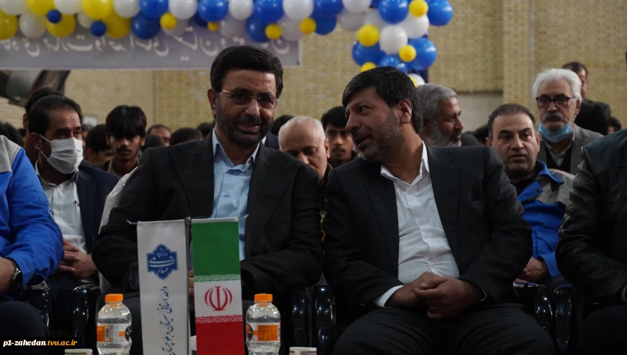 با حضور معاون پژوهش و فناوری دانشگاه ملی مهارت صورت گرفت

افتتاح مرکز آموزش مشترک دانشگاه ملی مهارت وشرکت ایساکو در دانشگاه ملی مهارت واحد استانی سیستان وبلوچستان 3