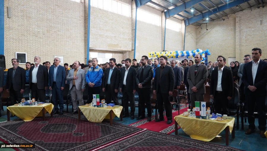 با حضور معاون پژوهش و فناوری دانشگاه ملی مهارت صورت گرفت

افتتاح مرکز آموزش مشترک دانشگاه ملی مهارت وشرکت ایساکو در دانشگاه ملی مهارت واحد استانی سیستان وبلوچستان 5