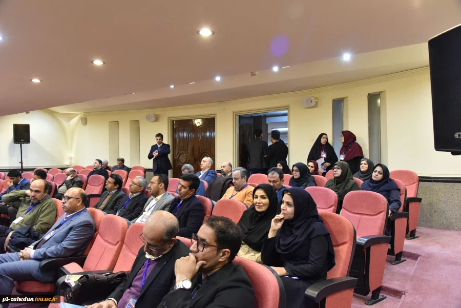 رئیس دانشگاه ملی مهارت در همایش گرامی‌داشت هفته ملی پژوهش و فناوری:
این دانشگاه، دانشجویی برای ماندن در ایران تربیت می‌کند/ پژوهش‌های ما باید متناسب با بازار کار و صنعت باشد/ پژوهش باید به کمک آموزش بیاید تا این دانشگاه موفق باشد. 2