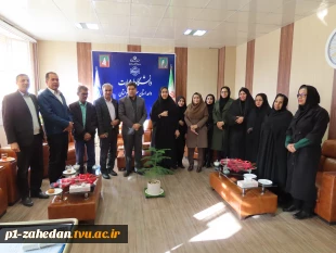 دیدار ریاست آموزشکده دختران زاهدان و جمعی از همکاران با دکتر قاسمی سرپرست دانشگاه به مناسبت میلاد حضرت علی(ع)   7