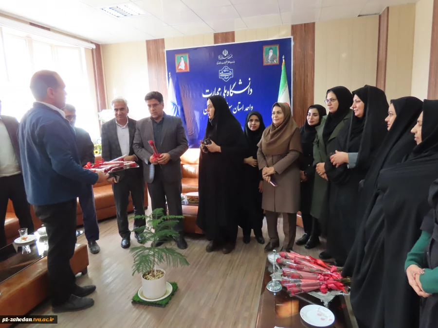 دیدار ریاست آموزشکده دختران زاهدان و جمعی از همکاران با دکتر قاسمی سرپرست دانشگاه به مناسبت میلاد حضرت علی(ع)   8
