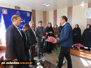 دیدار ریاست آموزشکده دختران زاهدان و جمعی از همکاران با دکتر قاسمی سرپرست دانشگاه به مناسبت میلاد حضرت علی(ع)   9