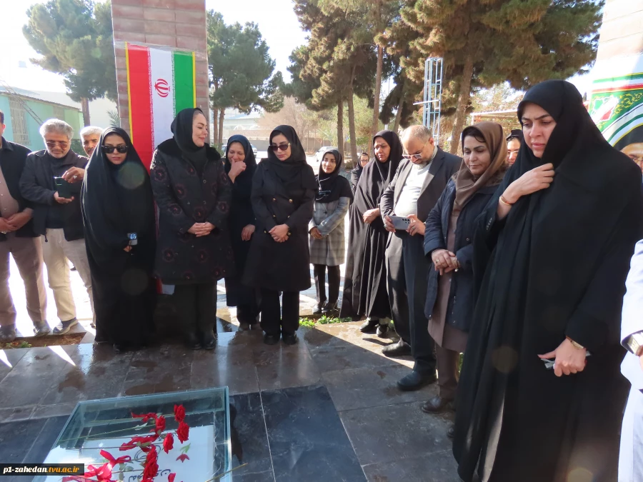 برگزاری مراسم گلباران و عطر‌افشانی مزار شهید گمنام  دانشگاه ملی مهارت واحد استانی سیستان و بلوچستان 9