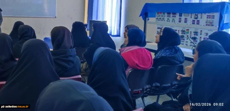 بازدید دانش‌آموزان متوسطه از ظرفیت‌های آموزشی و مهارتی دانشگاه ملی مهارت استان سیستان و بلوچستان   4