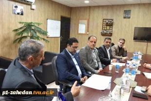 با حضور رئیس دانشگاه برگزار شد؛

نخستین جلسه ستاد اربعین حسینی دانشگاه ملی مهارت در راستای حضور پرشور دانشگاهیان در مراسم باشکوه پیاده‌روی اربعین حسینی ۱۴۰۵ 3