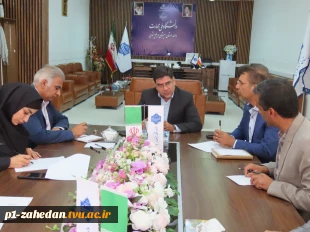 بررسی روند ارائه خدمات رفاهی و تغذیه در سلف سرویس های دانشجویی آموزشکده های زاهدان و زابل در نشست هیئت رئیسه دانشگاه با مدیران برنده مناقصه  10